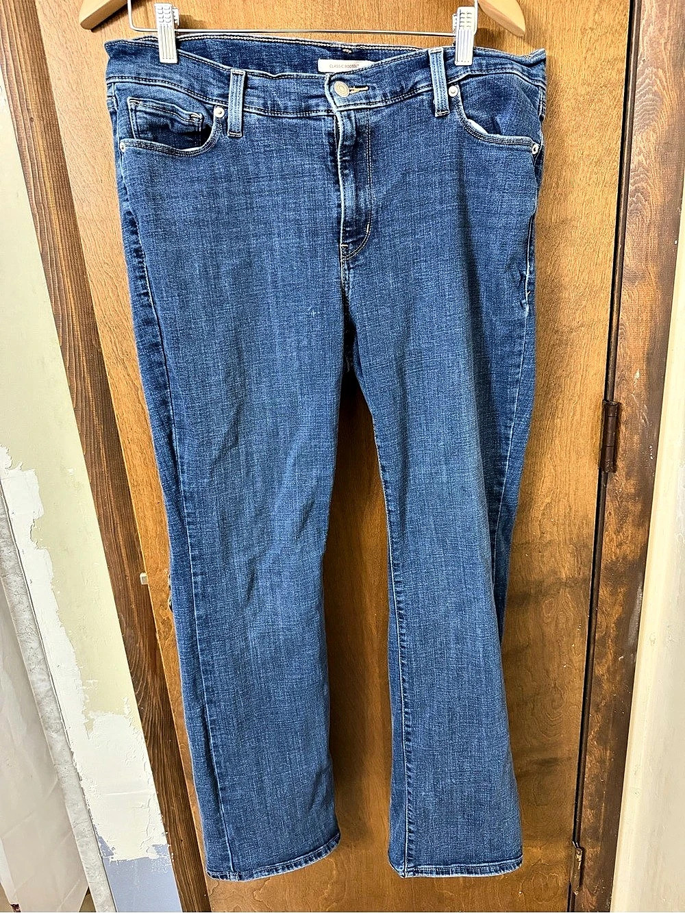 Levi's Women’s 16W Classic Bootcut Jeans in Blue